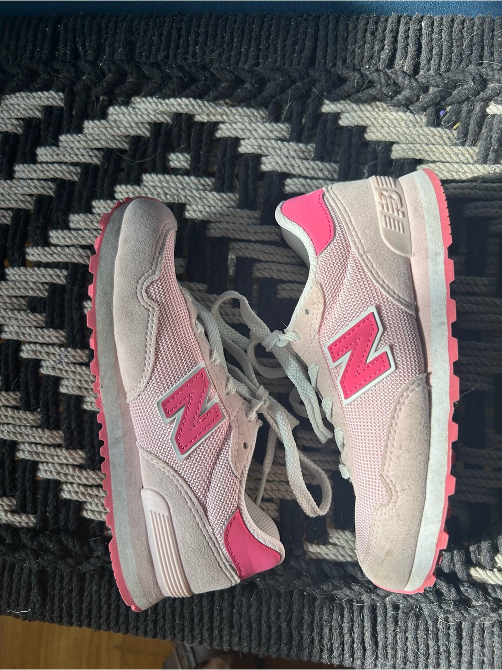 New Balance girls Pink Suede & Mesh Sneakers